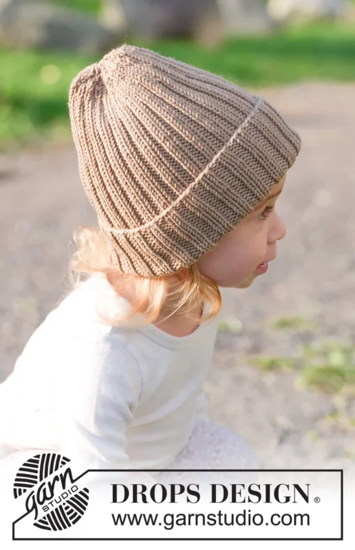49-25 Little Woodland Hat by DROPS Design Outlet
