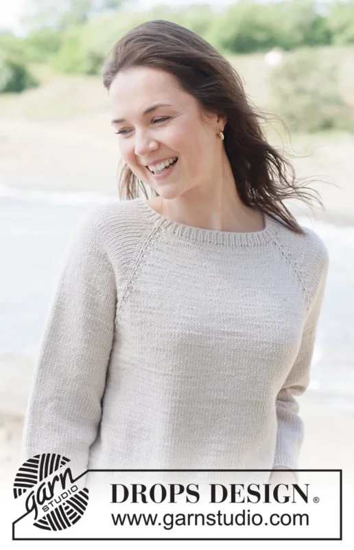 Trygg betalning 264-15 Frost Petal Sweater by DROPS Design