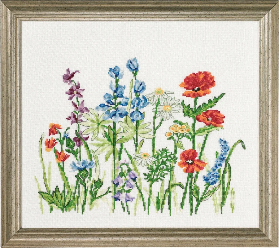 Rabatter Broderikit Ängsblommor Aida R5379 38 x 33 cm