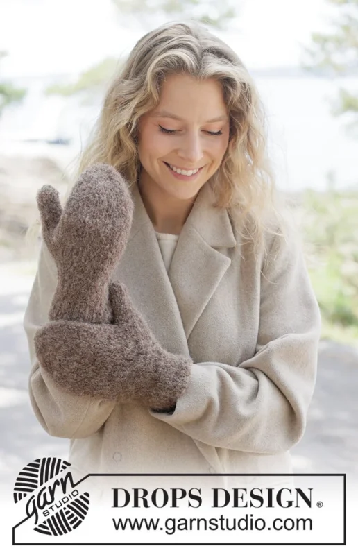 261-61 Frosted Bark Mittens by DROPS Design Billig