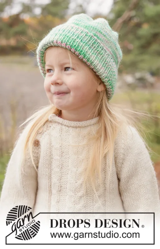 Billigare 50-20 Sparkle Sprout Hat by DROPS Design