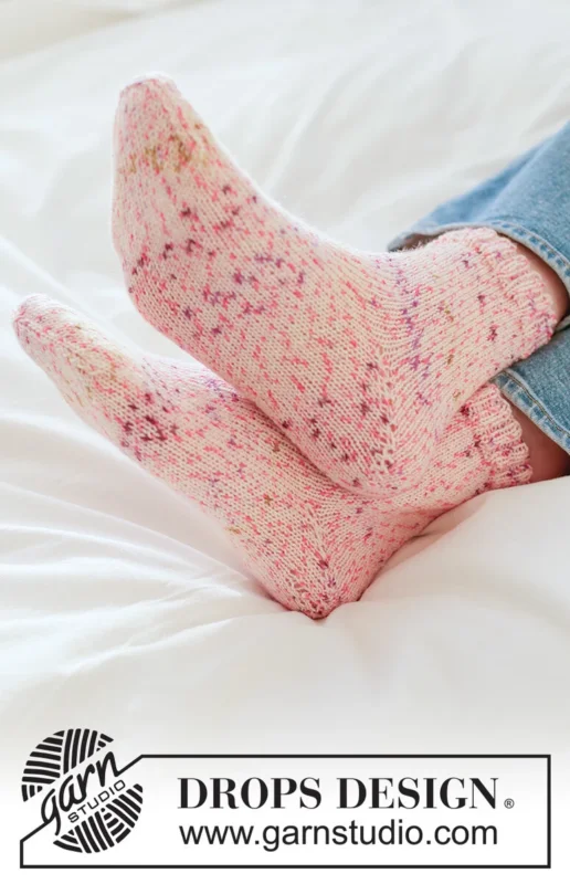 265-19 Galaxy Glider Socks by DROPS Design Expressleverans