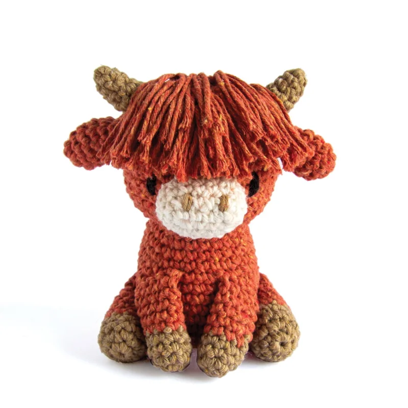 Hooked DIY-kit Cow Aidan,virka en söt amigurumi ko, längd 18 cm Nyhet