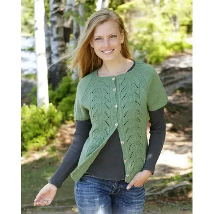 Outlet  Green Luck Cardi by DROPS Design – Stickmönster väst str. S – XXXL