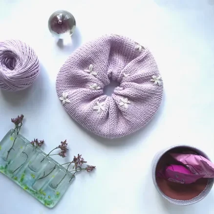 Endast idag Summer Scrunchie by Rito Krea – Stickmönster Scrunchie
