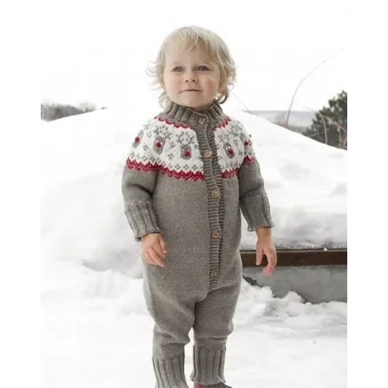 Â Run Run Rudolph by DROPS Design – Sparkdräkt Stickmönster str. 12 mån-6 år Erbjudandepris