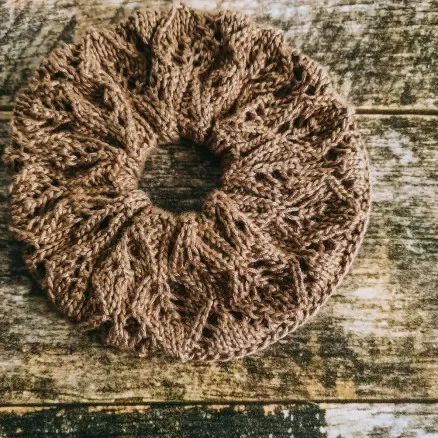Scrunchie 1 av Rito Krea – Scrunchie Stickmönster 15 cm Köp online