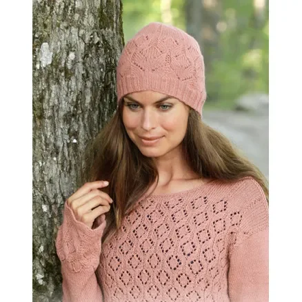 Köp nu Lady Angelika by DROPS Design – Mössa stickmönster str. S/M – L/XL