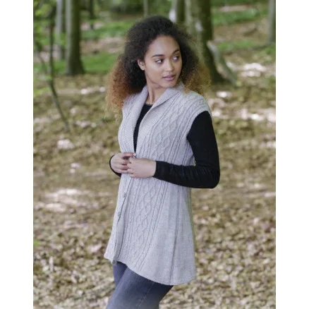 Nedsatt pris Morgan’s Daughter Vest by DROPS Design – Väst Stickmönster strl. S – XXXL