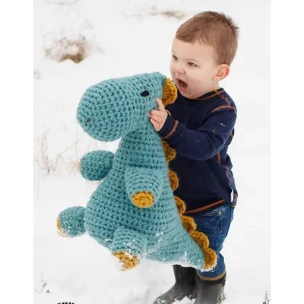 Dino Cuddles by DROPS Design – Dino virkmönster 48x48 cm Erbjudande