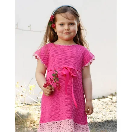 Nyhet Spring Awaits by DROPS Design – Baby Klänning Virkmönster strl. 0/1 mån – 5/6 år