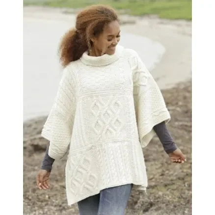 Comfort Chronicles by DROPS Design – Poncho Stick-mönster One-size Expressleverans