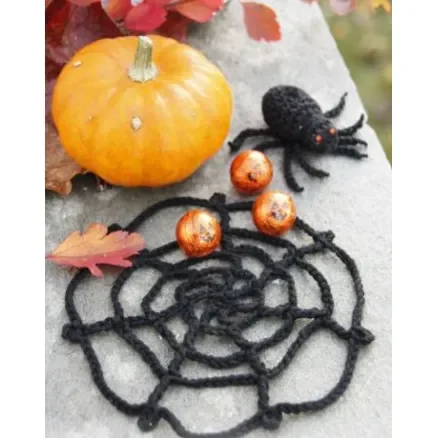 Webster by DROPS Design – Halloween Pynt Virkmönster Spindel Kundfavorit