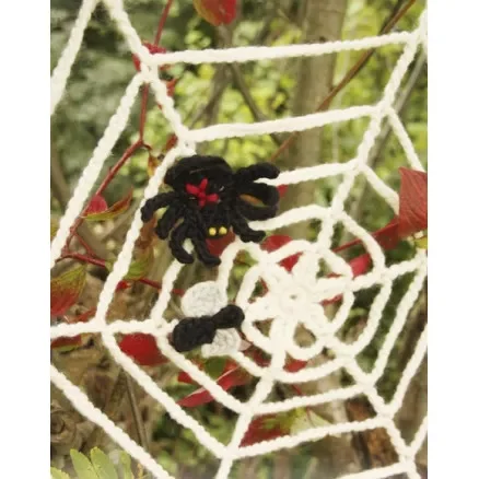Black Widow by DROPS Design – Halloween Pynt Virkkit Kundfavorit