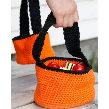 Trick or Treat! by DROPS Design – Halloween Korg Virkmönster Begränsad tid