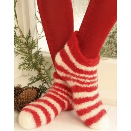 Handla nu Christmas Slippers by DROPS Design – Filtade Tofflor Stick-mönster strl. 35/37 – 42/44