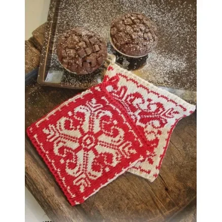 Baking Christmas by DROPS Design – Grytlappar Stick-mönster 20x19 cm – 2 st. Köp nu