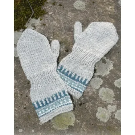 Populär Wild Blueberrie Mittens by DROPS Design – Vantar Stick-mönster strl. 12/18 mån – 5/6 år