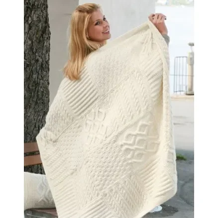 Warm Hug by DROPS Design – Filt Stick-mönster 126x96 cm Bästa pris