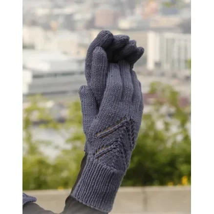 Erbjudandepris Midnight Boheme Gloves by DROPS Design – Vantar Stick-mönster str. One-size