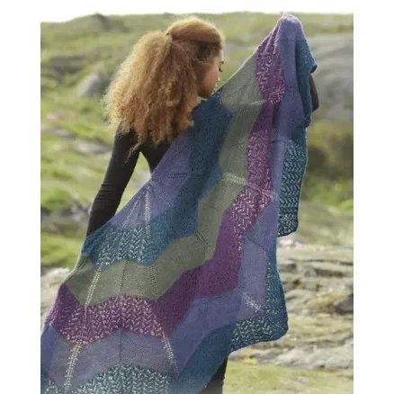 Aurora Borealis by DROPS Design – Sjal Stick-mönster 148x74 cm Populärt val