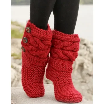 Little Red Riding Slippers by DROPS Design – Tofflor med Flätor Stick-mönster strl. 35/37 – 40/42 Snabb frakt