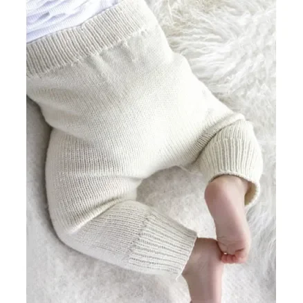 Köp nu Cozy and Cute by DROPS Design – Baby Byxor Stick-mönster strl. 1/3 mdr – 3/4 år