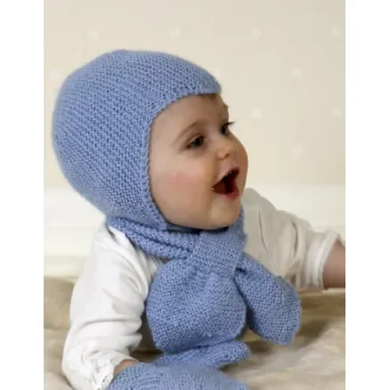 Rea Baby Aviator Hat by DROPS Design – Hjälmmössa, Halsduk och Vantar Stick-mönster strl. 1/3 mdr – 3/4 år