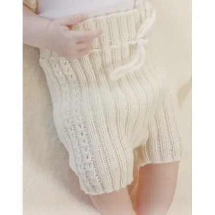 Simply Sweet Shorts by DROPS Design – Baby shorts Stick-mönster strl. Prematur – 3/4 år Endast idag