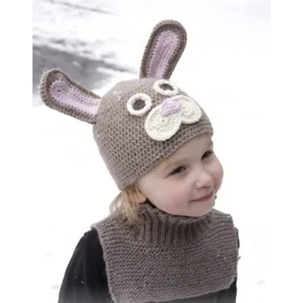 Honey Bunny by DROPS Design – Påskehare mössa str. 1-8 år I lager