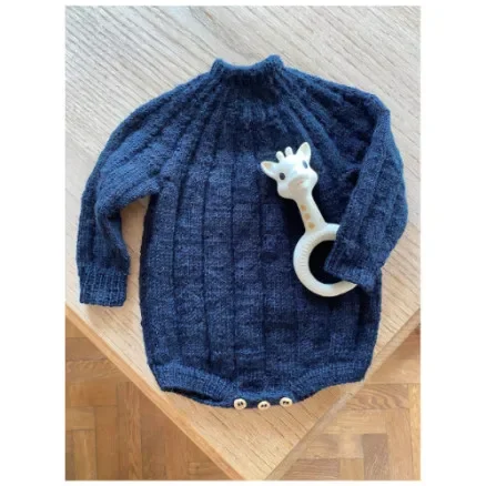 Köp online Sevenone Body by Knit by Nees – Garnnystan till Sevenone Body Storlek 0 månader – 2 år
