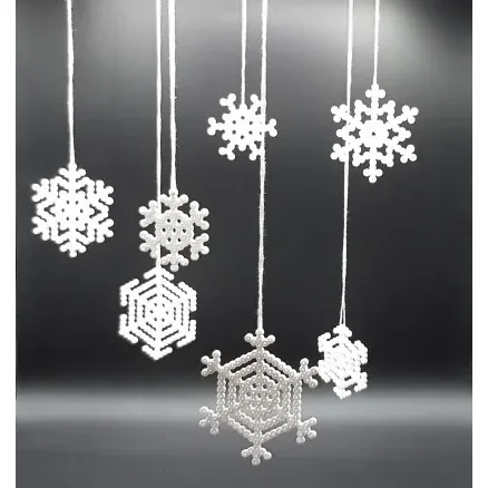 Snöflinga av Pärlor av Rito Krea – Pärlmönster 6x6 – 9x9 cm – 7 st Sista chansen