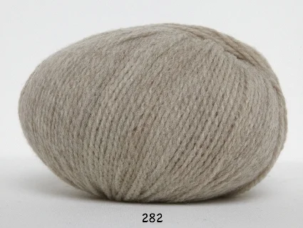 Hjerte Fine Highland Wool – ullgarn – Hjertegarn – fv 282 Beige Lägg i varukorgen