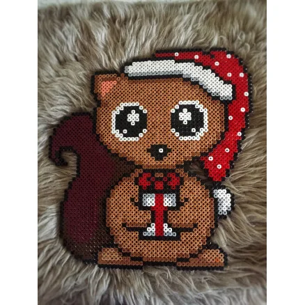 Handla nu Erling Ekorre Julmönster av Rito Krea – Pärlmönster Jul 27x27 cm