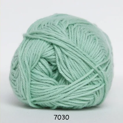 Cotton nr. 8- Bomullsgarn – Virkgarn – fv 7030 Ljus Grön Expressleverans