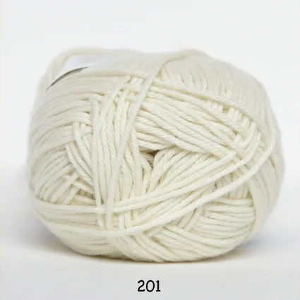 Outlet Cotton nr. 8 – Bomullsgarn – Virkgarn – fv 201 Råvit