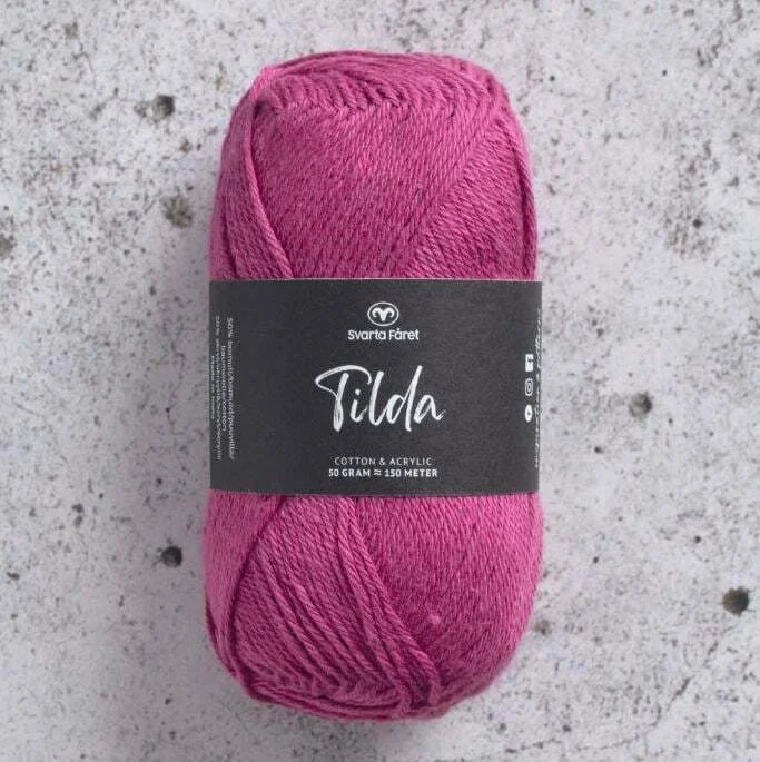 Tilda garn 50 g Svarta Fåret Wild Berry Cyklamen 63 Utförsäljning