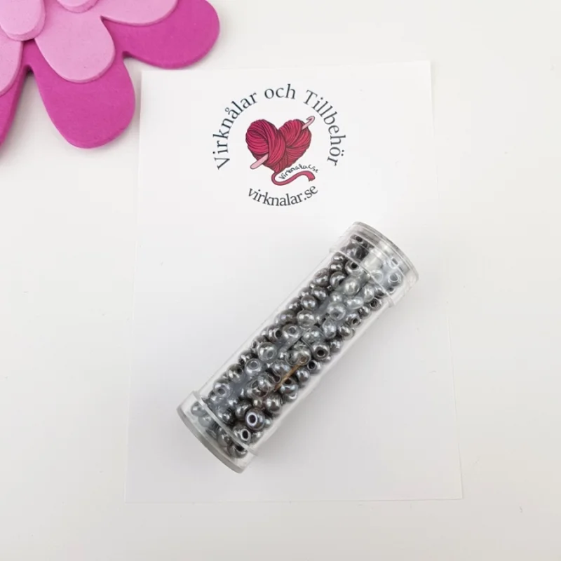 Pärlor Gütermann Seed Beads 6 mm 9525 Silvergrå Begränsat erbjudande