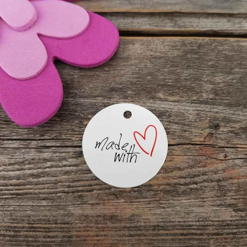 Pappersetiketter Runda Vita Made with love 30 st Begränsat antal