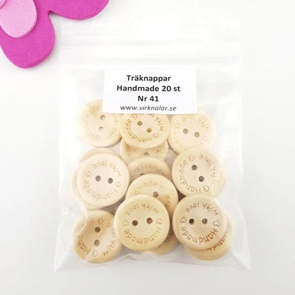 Outlet Träknappar 20 mm Handmade with love20 st Nr 41