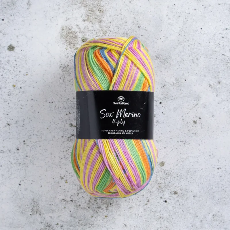 Erbjudande Svarta Fåret Sox Merino 4 ply, 100g Jellybean Row