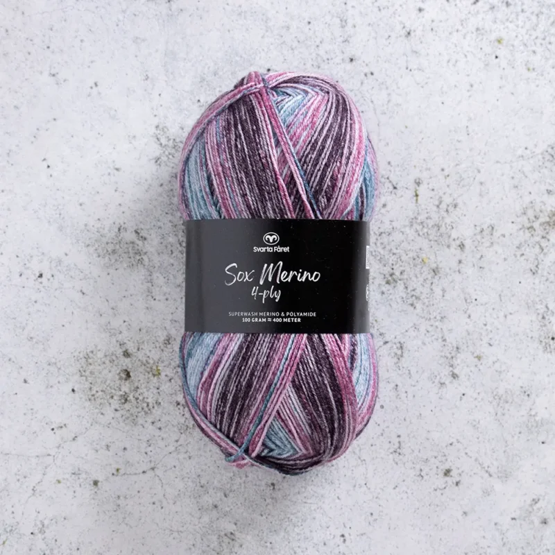 Fynd Svarta Fåret Sox Merino 4 ply, 100g Magical Realism