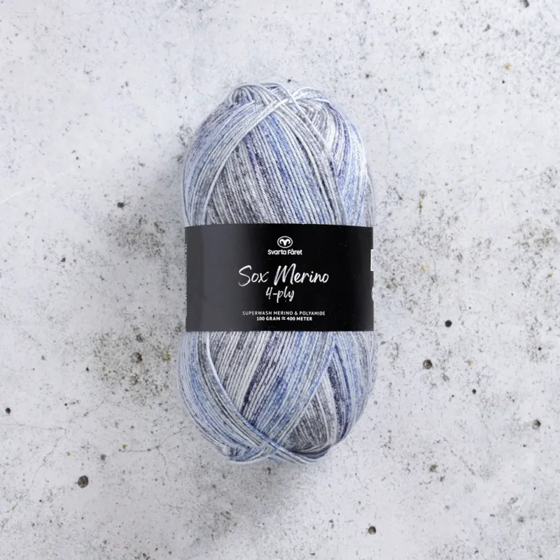 Rea Svarta Fåret Sox Merino 4 ply, 100g Nordic Noir