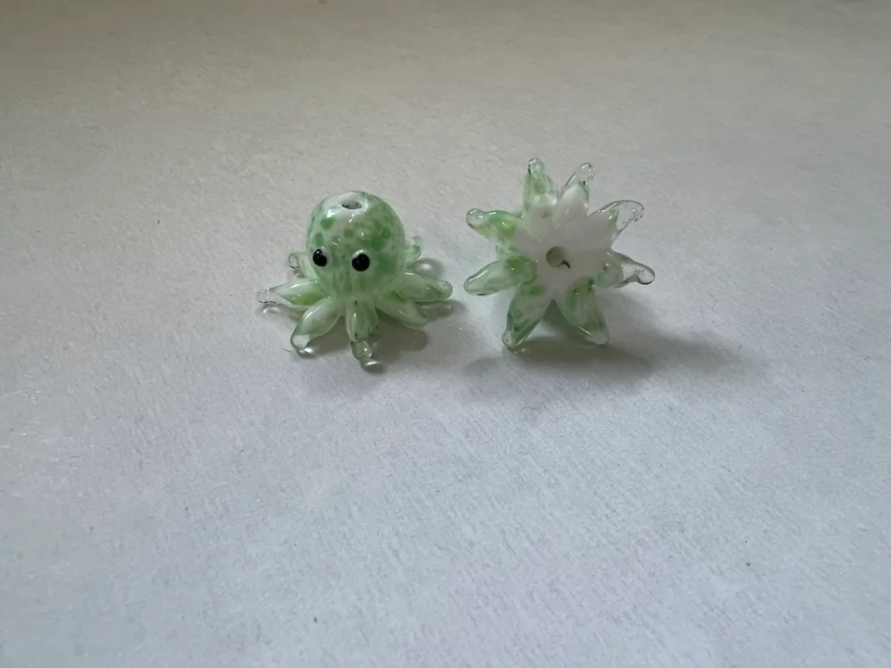 Lampwork, Glaspärlor, Bläckfisk, Light Green Beställ idag